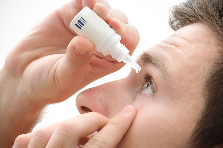 ドライAMDの新治療法：点眼薬で患者の負担を軽減